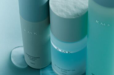 RMKの限定“うるひや”スキンケアコスメに夏肌対策をおまかせ | Vogue Japan