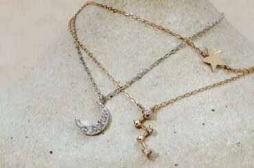 ヴイエー ヴァンドーム青山”きらめく星”着想ジュエリー、ダイヤモンド輝くお守りネックレス＆リング - ファッションプレス