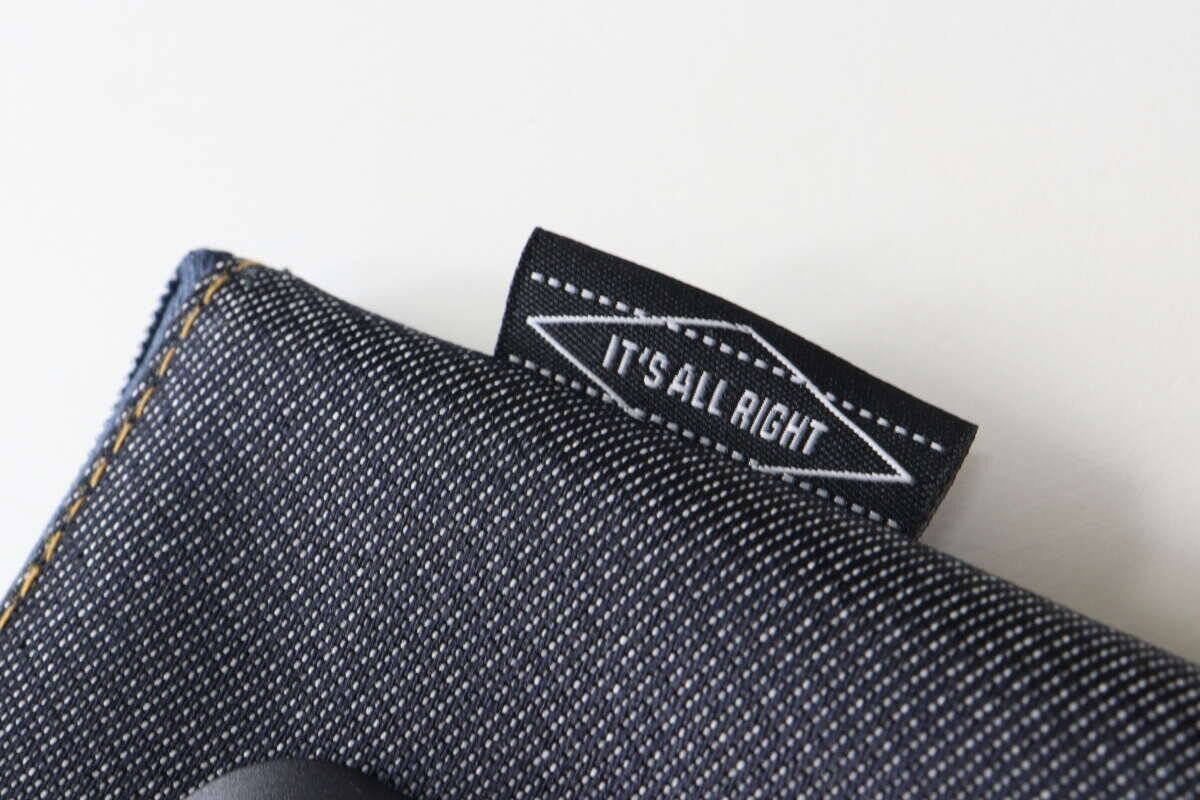 ダイソーのウェットティッシュも持ち運べるメイクポーチのタグ