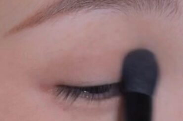 「このメイクめっちゃ好み！」マットアイシャドウでつくる「スモーキーメイク」をヘアメイクアーティストが実演！ 「このメイクを見てアイシャドウを買いました」の声も | LIMO | くらしとお金の経済メディア