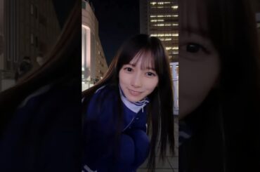 夜の街で自撮りダンスする池田瑛紗 260423