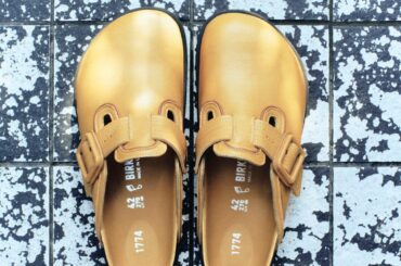 ビルケンシュトック 1774”ロマン主義”着想レザーサンダル、マスタードブラウンの「ボストン」 - ファッションプレス