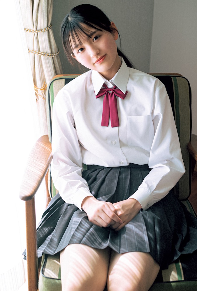 櫻坂46山崎天＆日向坂46渡辺莉奈、制服姿が儚くも眩しい『B.L.T.graduation2024高校卒業／中学卒業』表紙ビジュアル解禁 - 画像一覧（14/16）