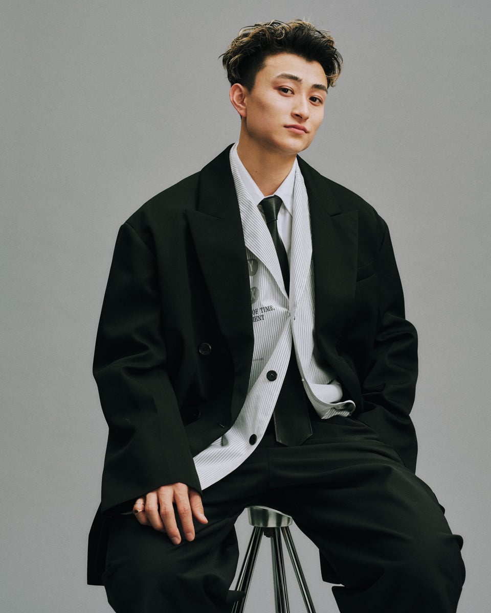 メンズノンノでのファッション撮影に初挑戦した、バスケットボールBリーグの名古屋ダイヤモンドドルフィンズの加藤嵩都選手１