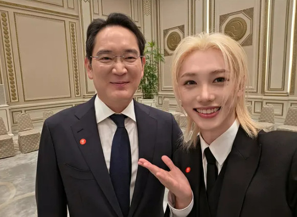 左からイ·ジェヨンサムスン電子会長、Stray Kidsメンバーフィリックス/写真=フィリックスのインスタグラムキャプチャー