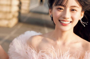 乃木坂46・川﨑桜、桜色のドレスをまとう