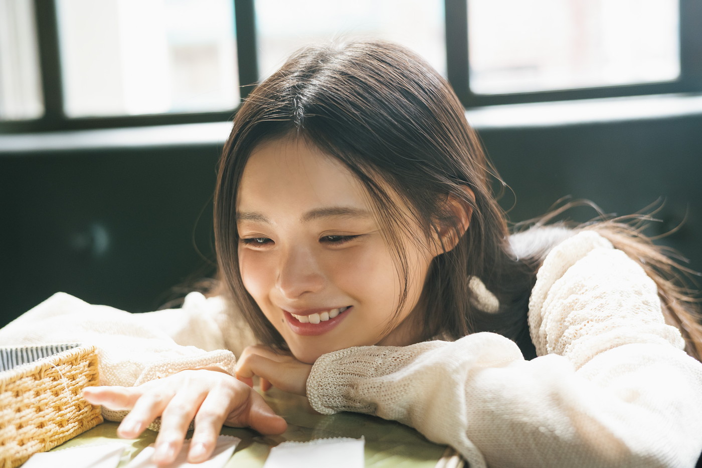 櫻坂46『週刊少年マガジン』20号から4号連続でジャック！守屋麗奈、谷口愛季、浅井恋乃未の先行画像公開 - 画像一覧（3/3）