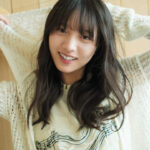 乃木坂46海邉朱莉、6期生連載で“彼女感”満載グラビア テーマは「余韻」（オリコン） – Yahoo!ニュース