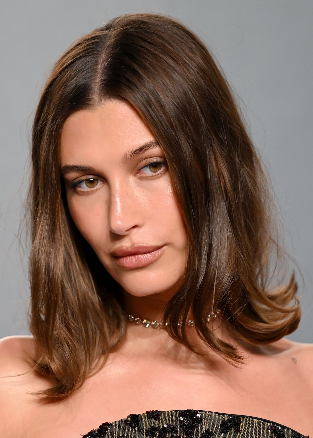 LOS ANGELES CALIFORNIA  MARCH 15 Hailey Bieber attends the 2026 Vanity Fair Oscar Party hosted by Mark Guiducci at Los...