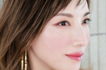 加藤あいさん実演！春のイベント、写真を撮る前に仕込む「1.5倍マット肌」 | 美ST ONLINE