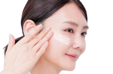 【4月から急増】うっかり焼けを防ぐ！勝木友香が絶賛する「おとなの新作UV」7選 | 美ST ONLINE