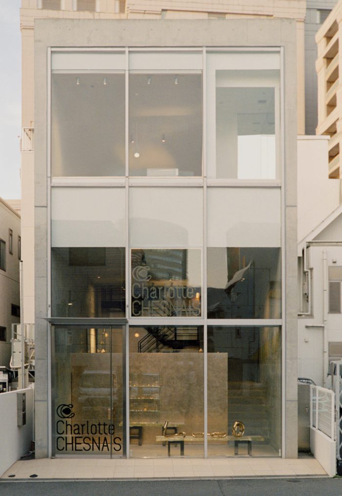 「Charlotte CHESNAIS(シャルロット シェネ)」、東京・青山に旗艦店をオープン