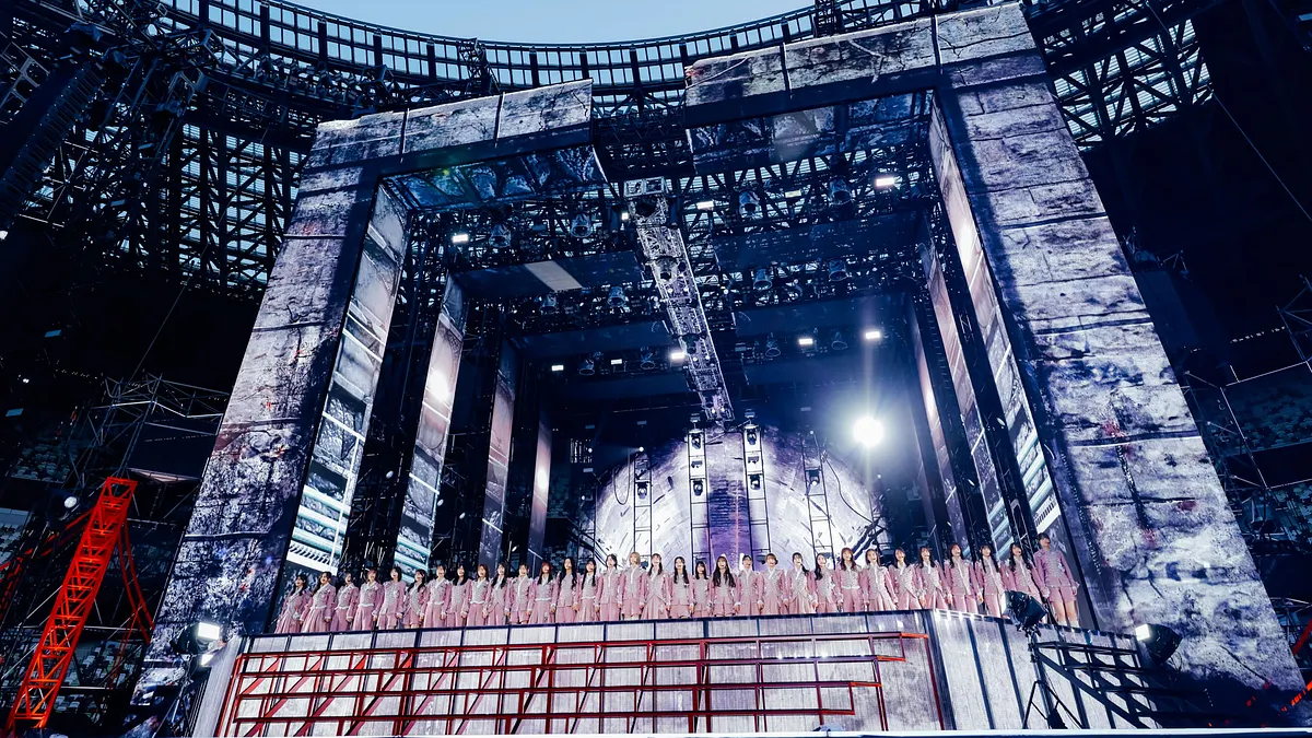櫻坂46が初の国立競技場公演で5周年の集大成を披露し、計14万人を動員、2027年のアジアツアーなど新章に向けた展開を発表した。（写真/Sony Music Shop提供）