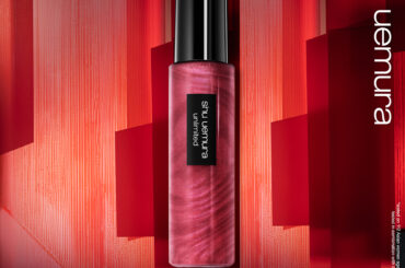 shu uemuraよりメイクアップのキープだけでは終わらない“アンリミテッド メイクアップ フィックス ミスト レッド”が登場！