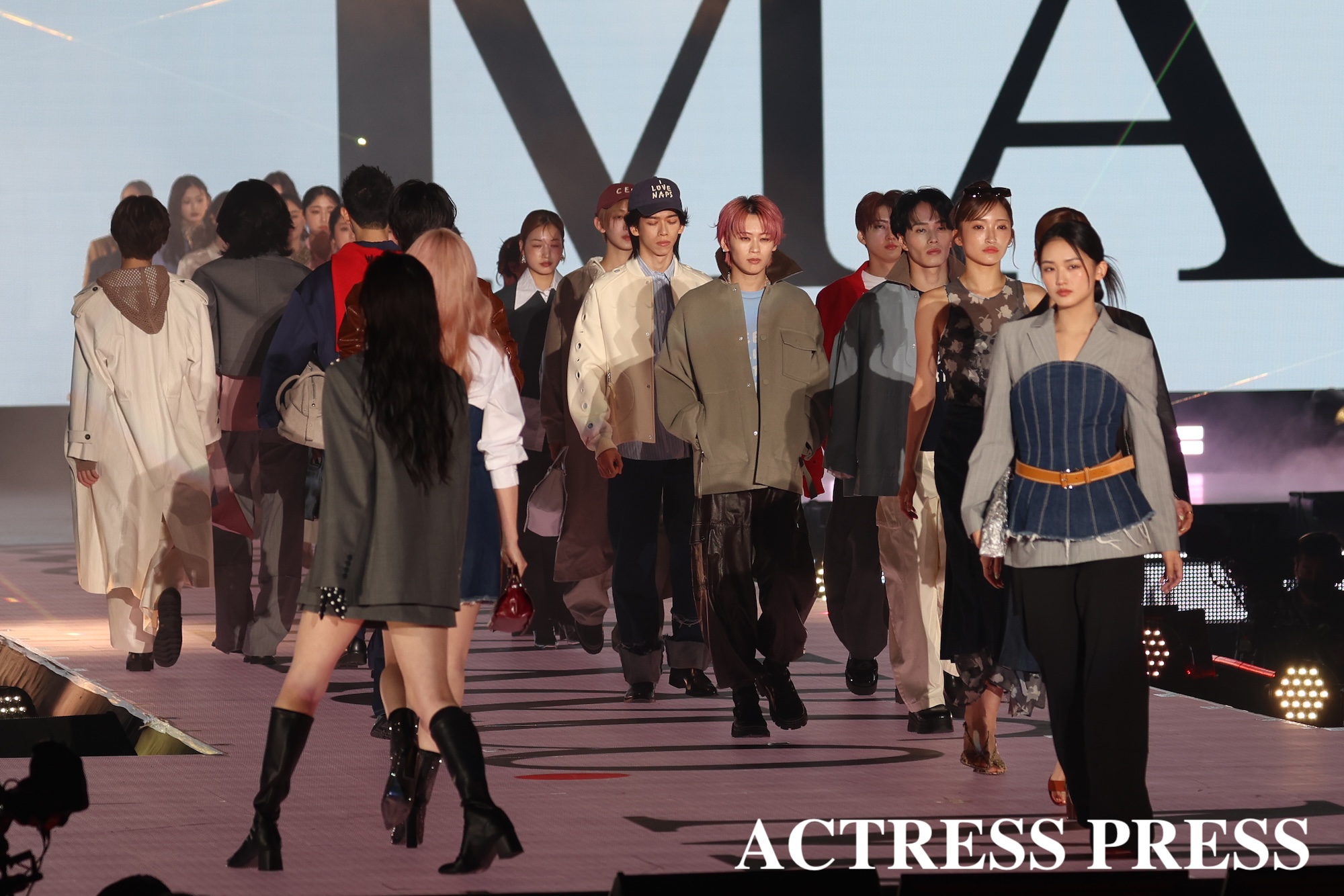 櫻坂46　山﨑天 ／2026年4月18日、国立代々木競技場第一体育館にて開催の『Rakuten GirlsAward 2026 SPRING/SUMMER』撮影：ACTRESS PRESS編集部