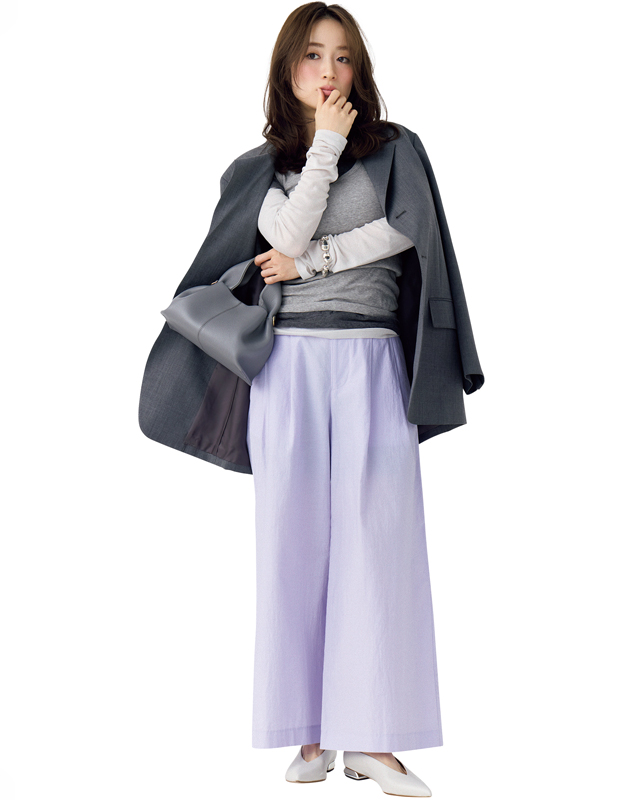 ライラックパンツ×カットソー×グレージャケット