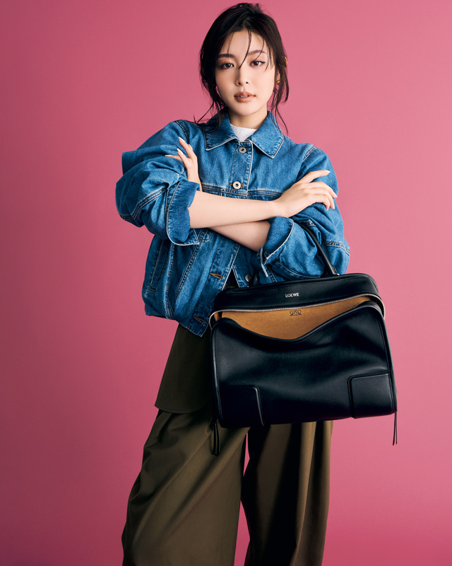 ロエベのバッグコーデ