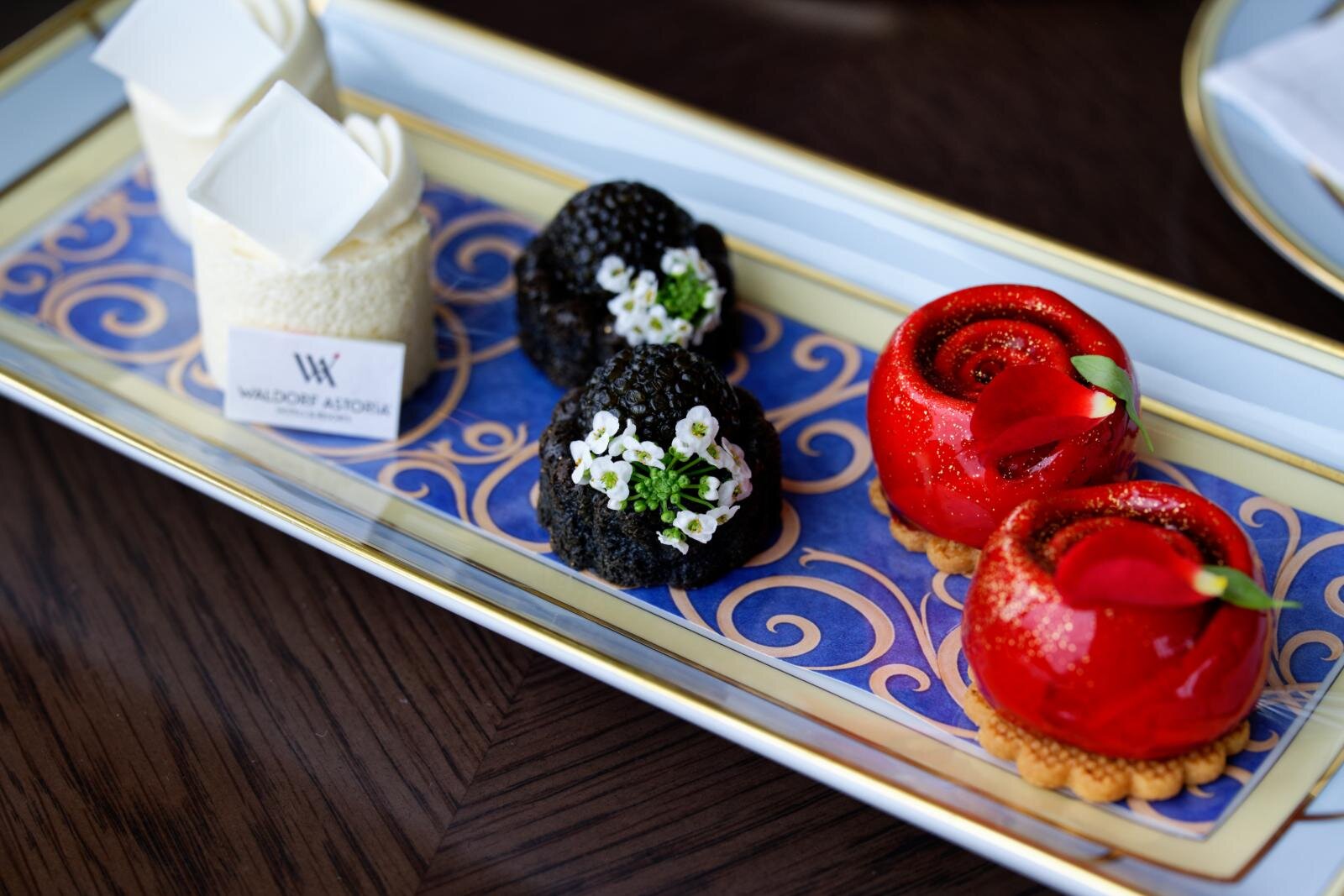 アフタヌーンティー エレガンス・イン・ニューヨーク・モード 映画公開記念特別版 1人 13,000円 / オプションメニュー(1品)+3,000円