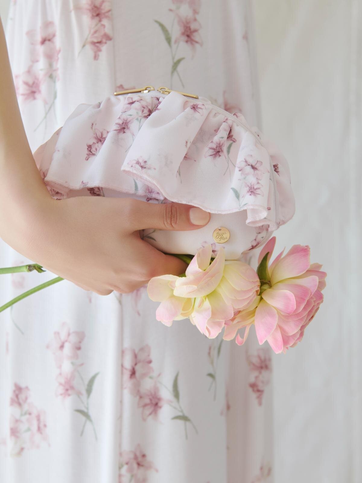 フラワー柄シフォンポーチ (ピンク) 5,390円