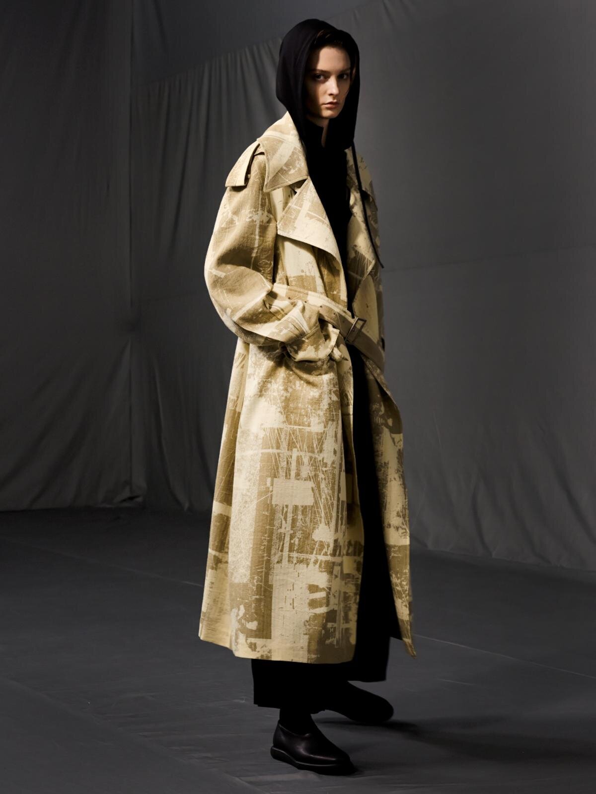 Y's 2026-27年秋冬コレクション - 身体を包み込み、守るための衣服｜写真44