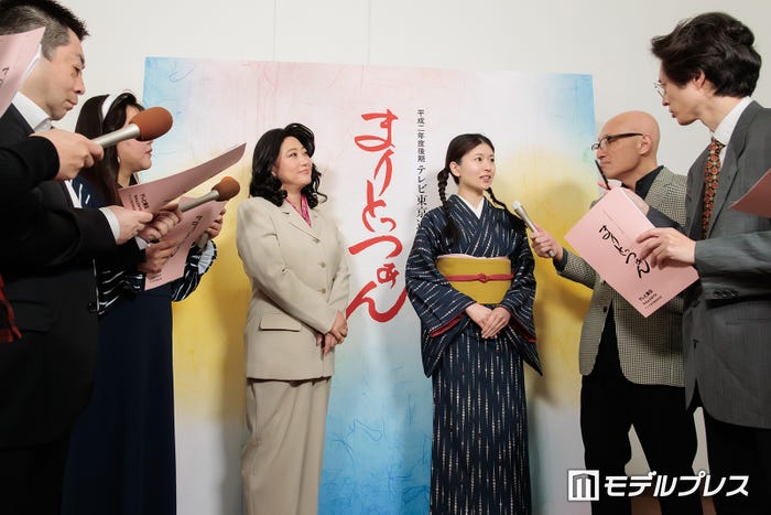 友近、松田好花（C）モデルプレス