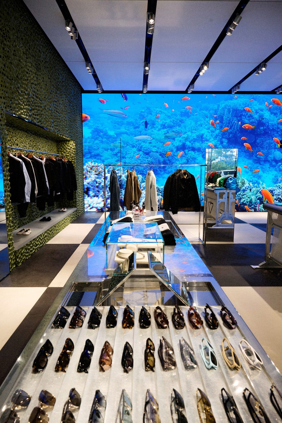 プラダ miyashita park店