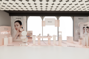 hince、@cosme TOKYOにて期間限定POP-UPストアを開催 “光をまとい、肌になじむ”ラディアンス体験を提案 | 美ST ONLINE