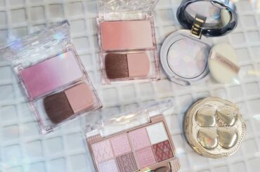 ポーチに入る名品、どう使う？【キャンメイク】2026春新作で叶う“透明感と血色感”の正解 | TRILL【トリル】