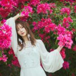 櫻坂46・田村保乃、沖縄の絶景で“多幸感あふれる花嫁姿”披露！『ゼクシィ』表紙に登場 | ACTRESS PRESS