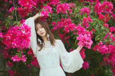 櫻坂46・田村保乃、沖縄の絶景で“多幸感あふれる花嫁姿”披露