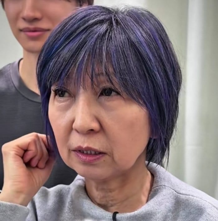 「ヘルメットみたい…」海外から来店の野球好きマダム　プロの技で上品な “ドジャースカラー ”の髪色に大変身！