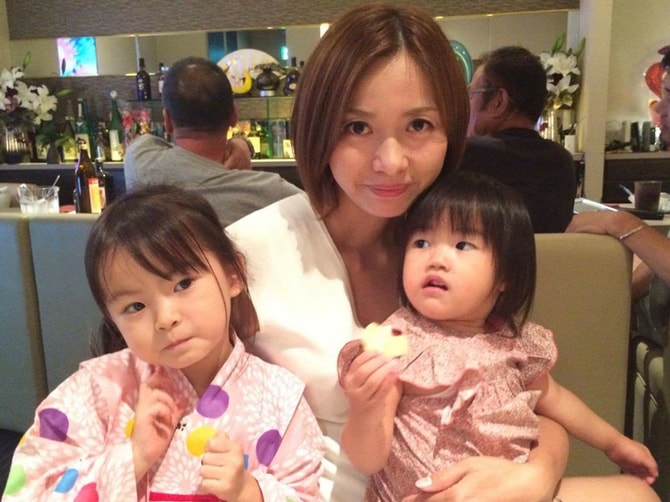 50代のショートボブはパーマをかけるとうまくいく。甘辛どちらのファッションにもよく似合う大人気みどりヘアの秘密【木原みどり】_img4