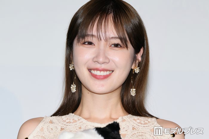 元乃木坂46高山一実、9年前のディズニーショット公開「ずっと変わらず可愛い」「あどけなくて尊い」と反響 – モデルプレス