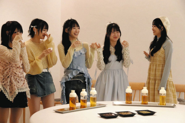 加賀棒茶 九谷焼 発信します！　アイドル「ＯＣＨＡ ＮＯＲＭＡ」