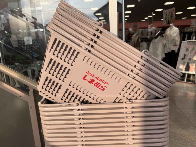 春の相棒 →【しまむら】で発見！ 大人の垢抜けに利く♡「優秀シャツ」