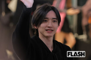 なにわ男子・道枝駿佑、韓国の空港で全身真っ黒コーデをキャッチ！ ファン600人が集結する人気の理由とは