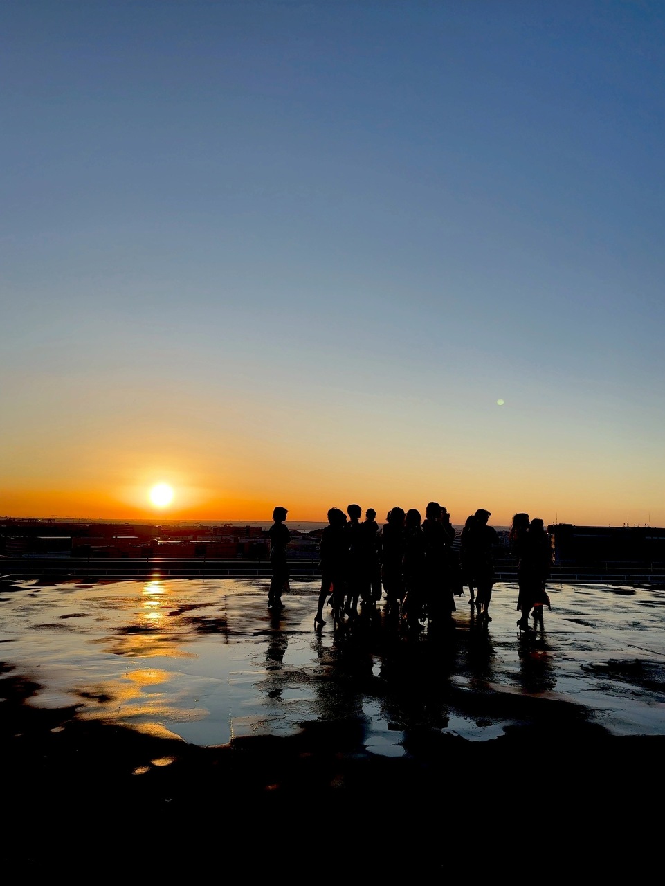 みんなで朝日を見れた日だよ