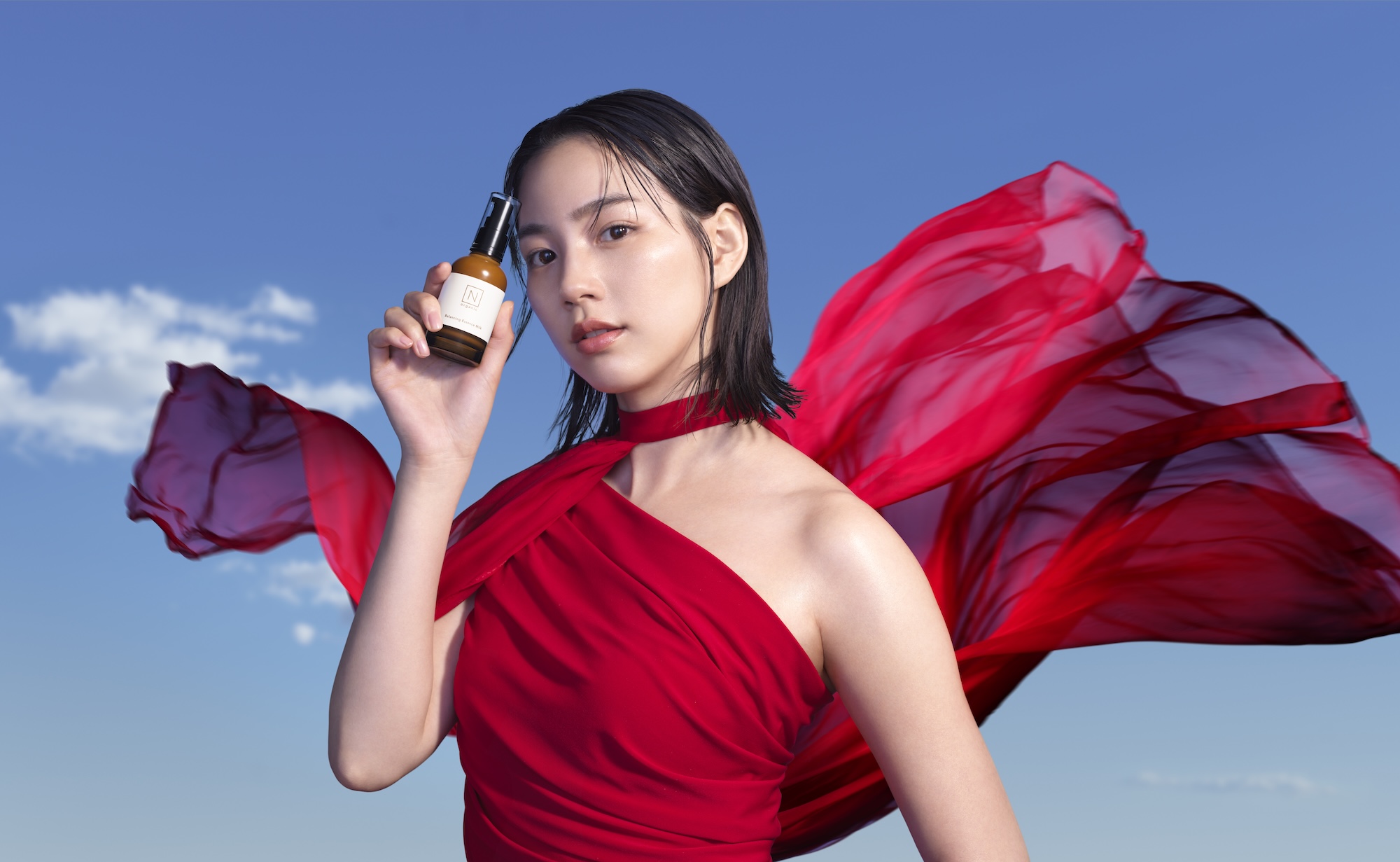 のん、“闘う美しさ”を体現 「N organic」新CMで透明感と強さを表現