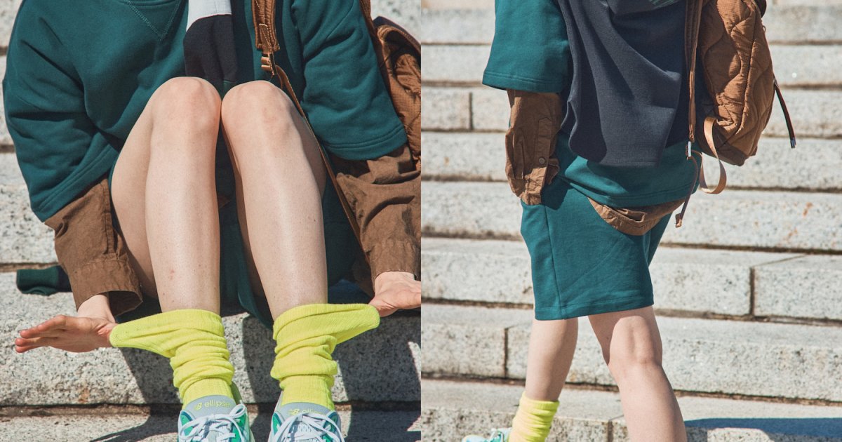 ランニングシューズ×ビビッドな靴下って可愛い!ダイアナみたいなスウェットコーデで【FUDGE dig.|ランニングシューズで春トラッドをアップデート。08】 | FUDGE dig. | ファッション ランニングシューズ×ビビッドな靴下って可愛い!ダイアナみたいなスウェットコーデで【FUDGE dig.|ランニングシューズで春トラッドをアップデート。08】 | FUDGE dig. | ファッション