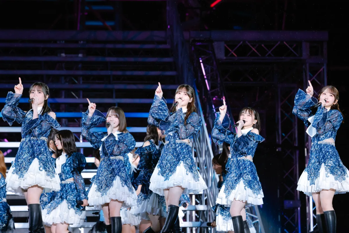 初披露の新曲は、情熱的なラテン系！サプライズ満載だった日向坂46 七周年ライブ