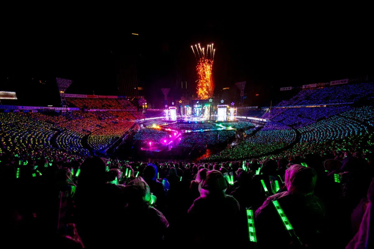 初披露の新曲は、情熱的なラテン系！サプライズ満載だった日向坂46 七周年ライブ