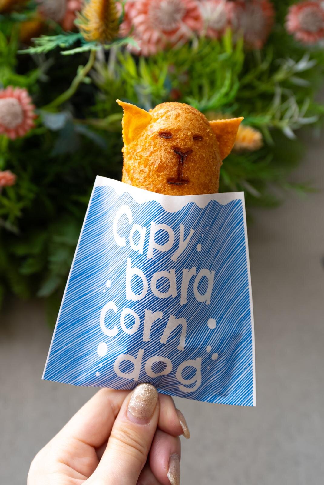 神戸「アトア」アート没入型水族館、5周年記念“ペンギン”の証明写真風シール＆カワウソスイーツ｜写真41