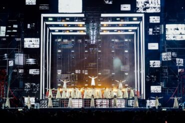 櫻坂46、MUFGスタジアム（国立競技場）にて2日間で14万人動員した5周年記念ライヴ「5th YEAR ANNIVERSARY LIVE」実施。6年目に向けての発表も - TOWER RECORDS ONLINE