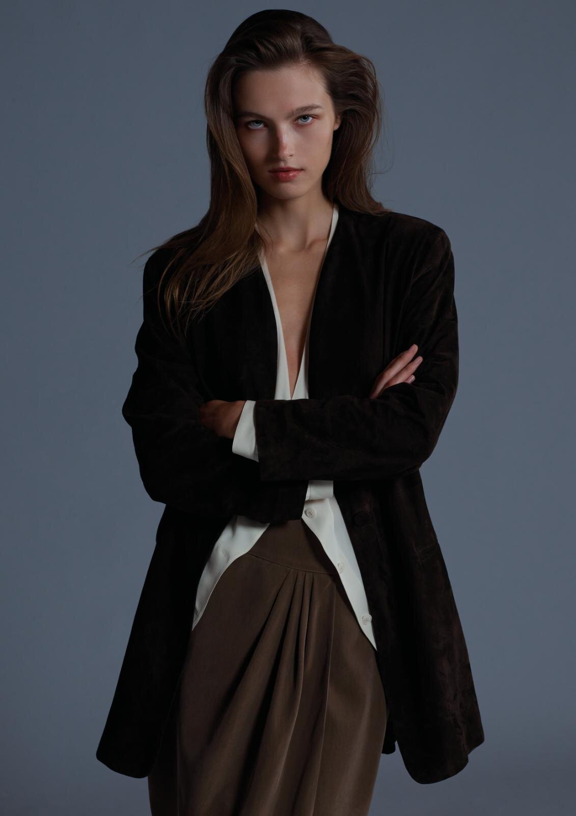 【1990年春夏】リエディション ジャケット 1,540,000円、シャツ 374,000円、スカート 462,000円 ※予定価格