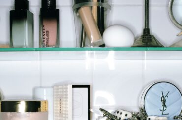 “肌育力”がキーワード。美肌ケアまで網羅した最新ベースアイテムの実力とは？ | Vogue Japan