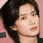 （画像・写真1/2）M!LK・山中柔太朗、佐野勇斗と“全身金ピカタイツ”で100万人突破報告「事務所OK出たんや」アイドルらしからぬビジュに騒然 | Smart FLASH/スマフラ[光文社週刊誌]