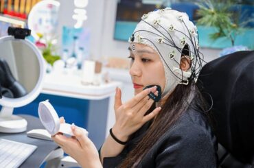 Florasis、消博会で「全息AI感覚システム」を披露 中国コスメの技術力を発信 - 中国経済新聞 Florasis（花西子）、消博会で「全息AI感覚システム」を披露 中国コスメの技術力を発信