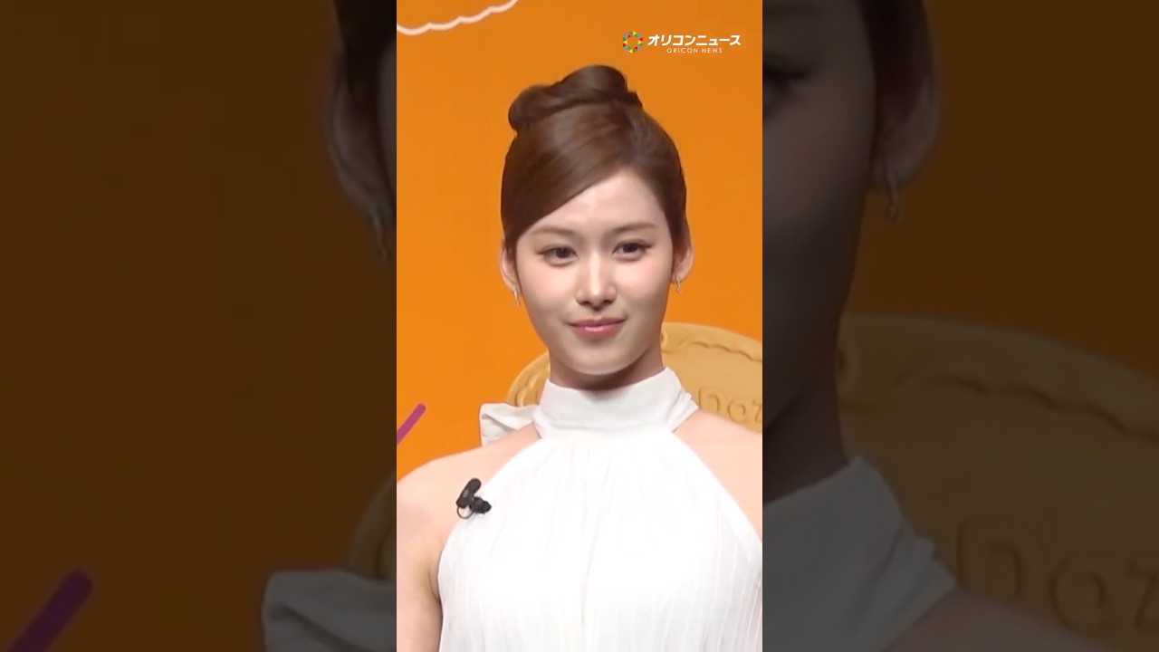 妖精降臨！？TWICE・SANAが純白ミニドレスで登場！ #shorts  #TWICE #SANA #サナ #트와이스 #사나