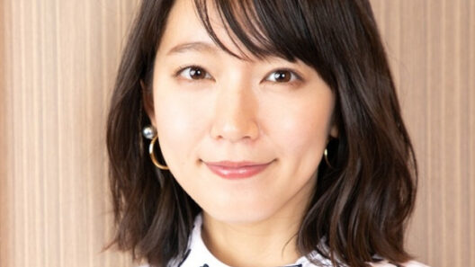 吉岡里帆、“徹子ヘアー”＆メイクの写真に反響「玉ねぎ頭も良く似合う」「ヤバい 凄い可愛い」