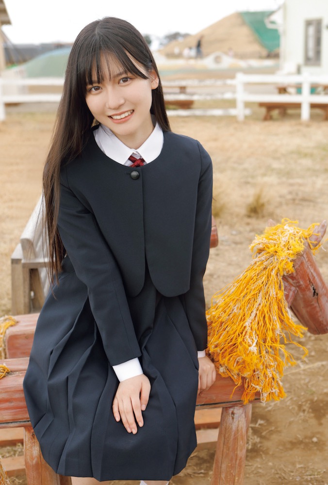 櫻坂46山崎天＆日向坂46渡辺莉奈、制服姿が儚くも眩しい『B.L.T.graduation2024高校卒業／中学卒業』表紙ビジュアル解禁 - 画像一覧（11/16）